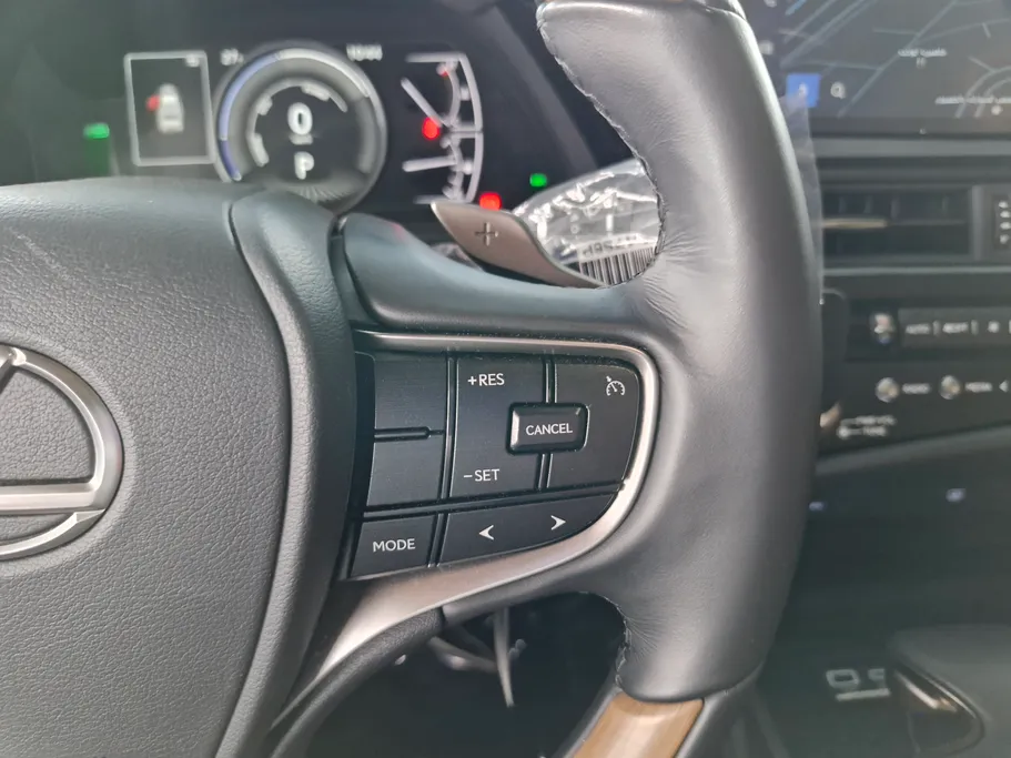 2025 Lexus ES 300 BH Hybrid Plus 