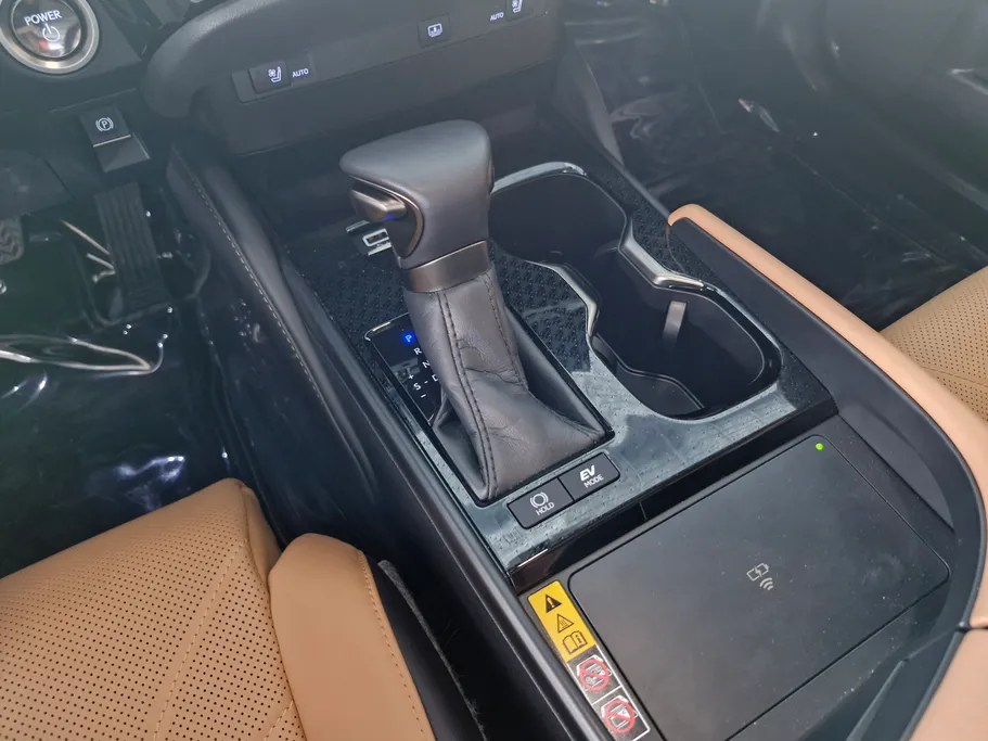 2025 Lexus ES 300 BH Hybrid Plus 