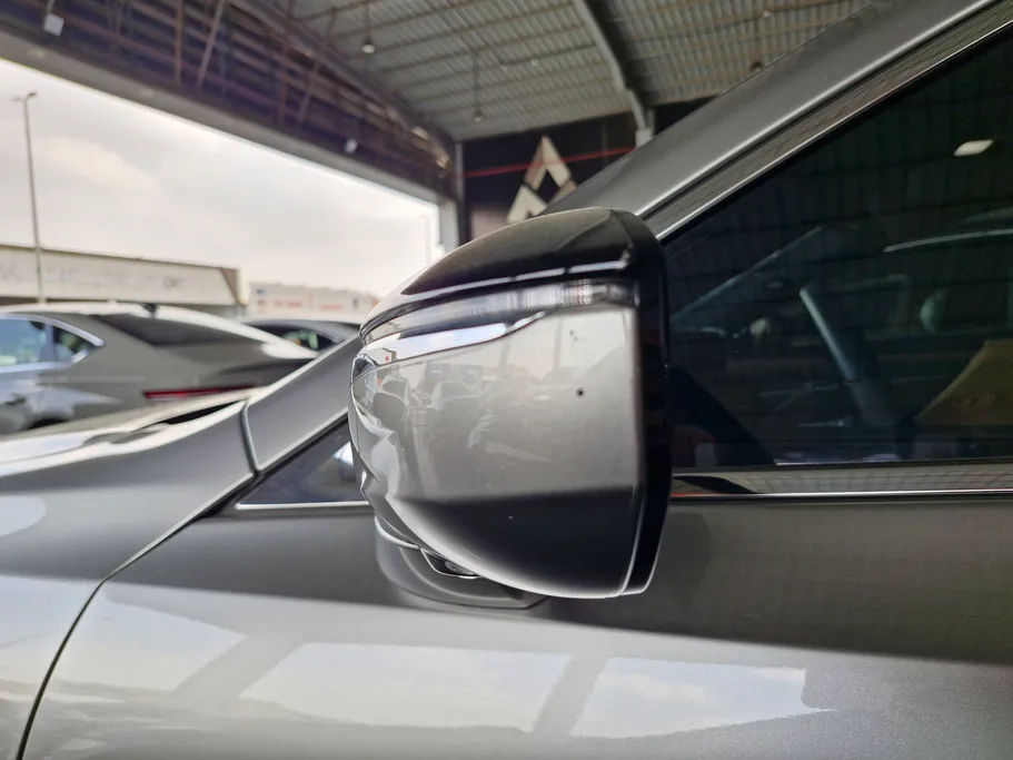 2025 Lexus ES 300 BH Hybrid Plus 