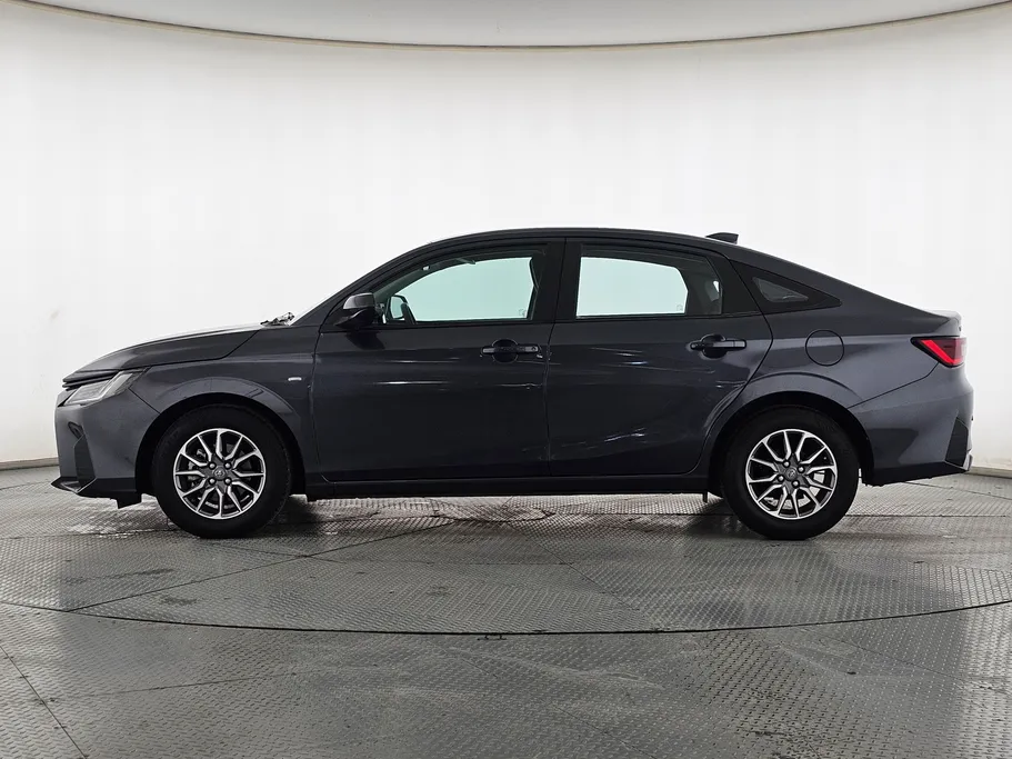 2023 Toyota Yaris  Y 