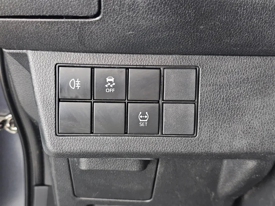 2023 Toyota Yaris  Y 