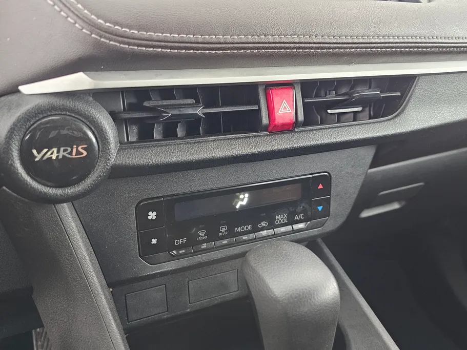 2023 Toyota Yaris  Y 