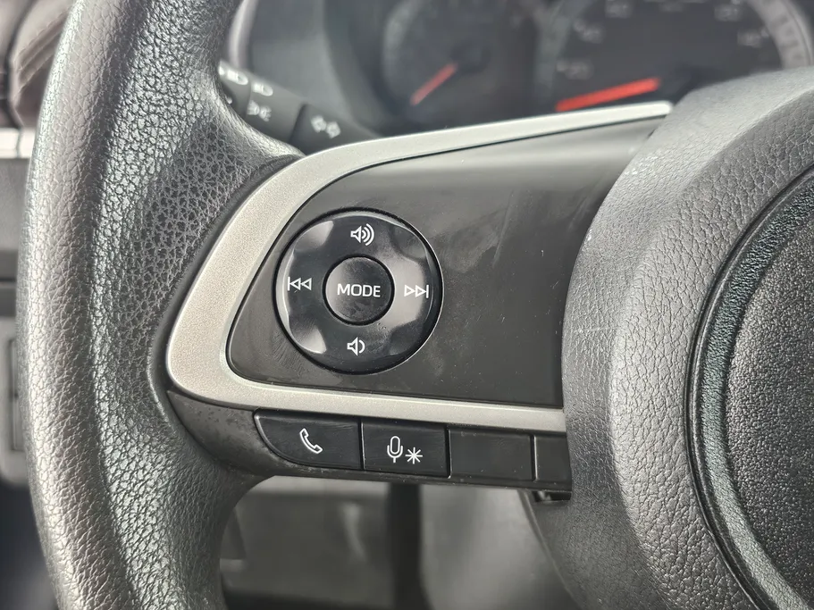 2023 Toyota Yaris  Y 