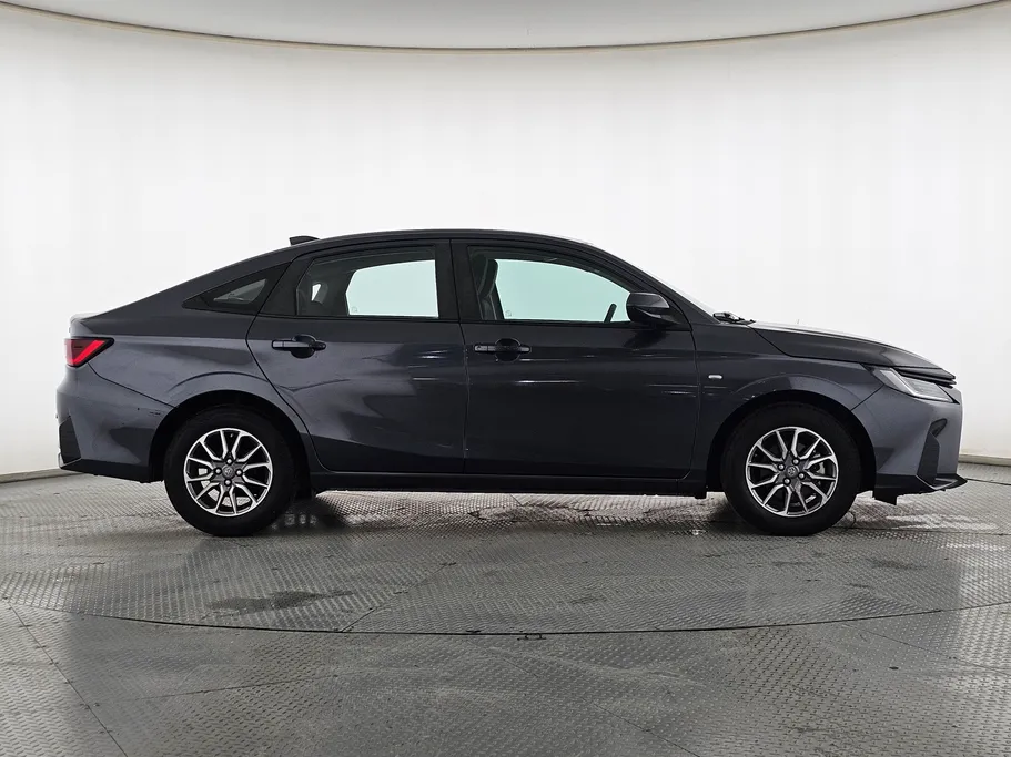 2023 Toyota Yaris  Y 