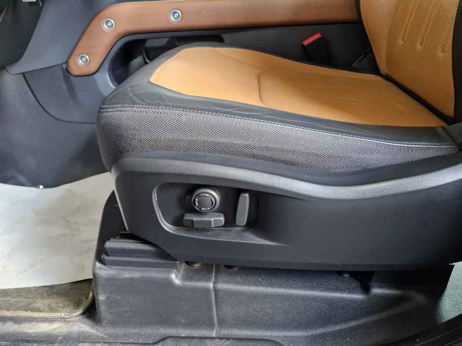 لاند روفر ديفندر 90X 2022 