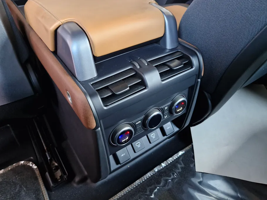 لاند روفر ديفندر 90X 2022 