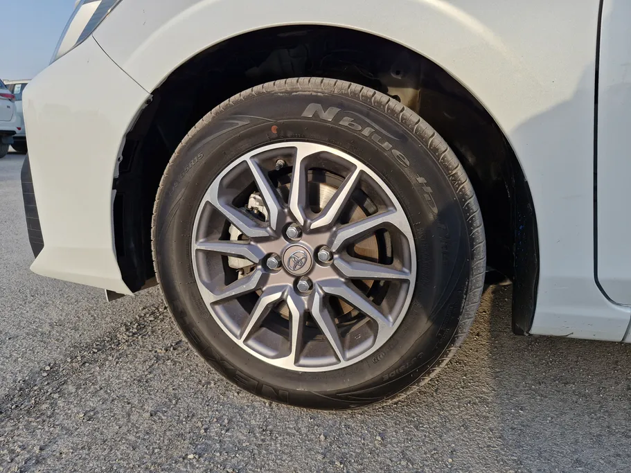 2024 Toyota Yaris  Y 