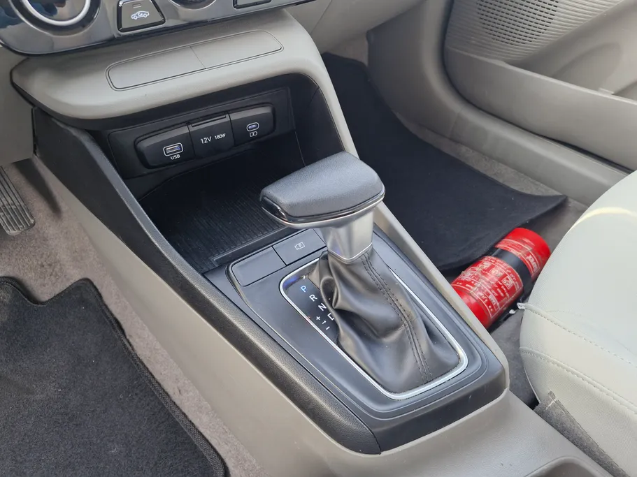 2024 هيونداي Accent فلييت 