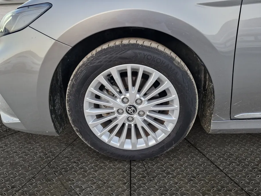 تويوتا كامري LE 2025 