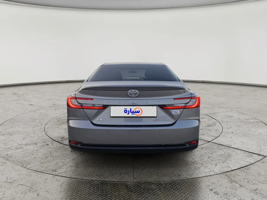 تويوتا كامري LE 2025 