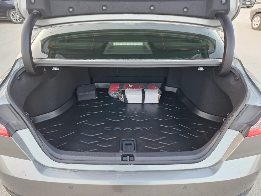 تويوتا كامري LE 2025 