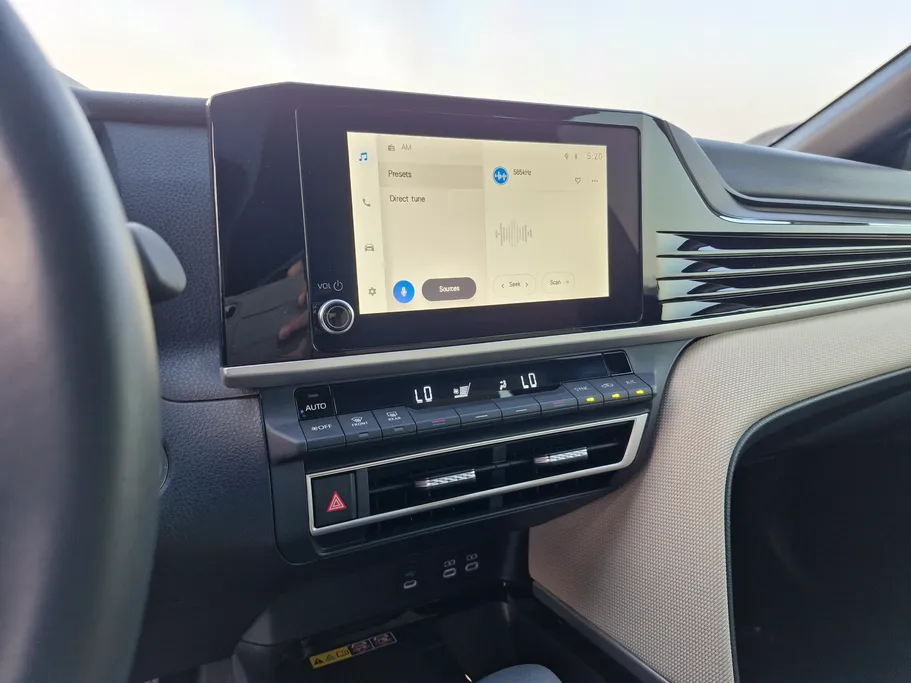 تويوتا كامري LE 2025 