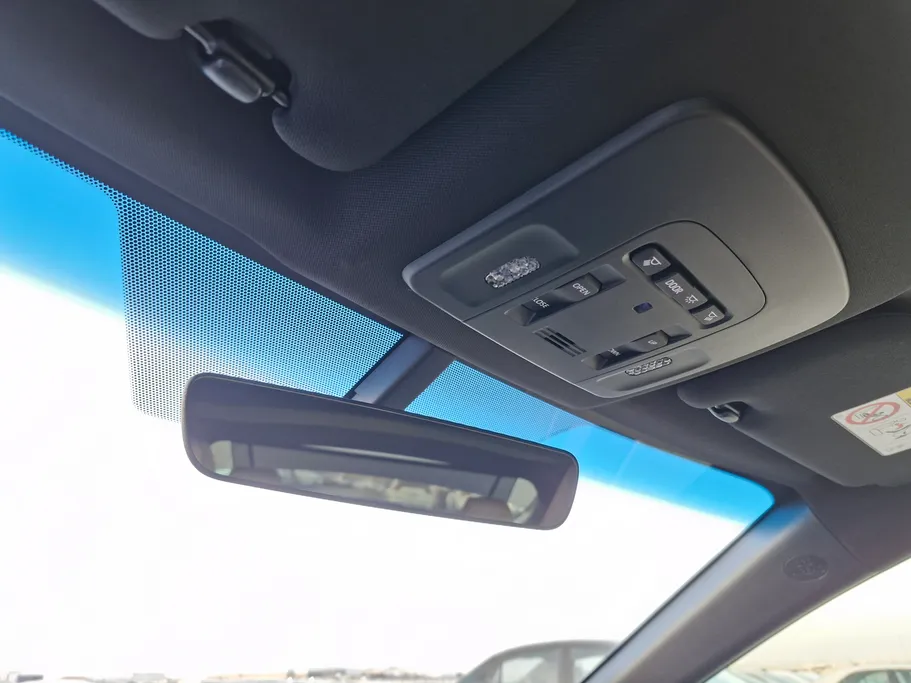 تويوتا كامري LE 2025 