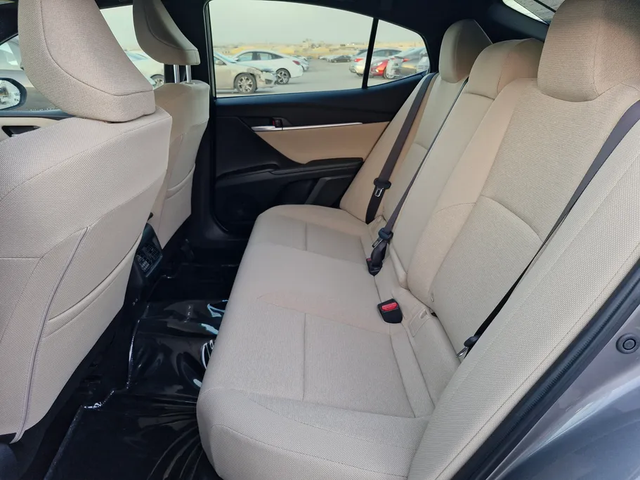 تويوتا كامري LE 2025 