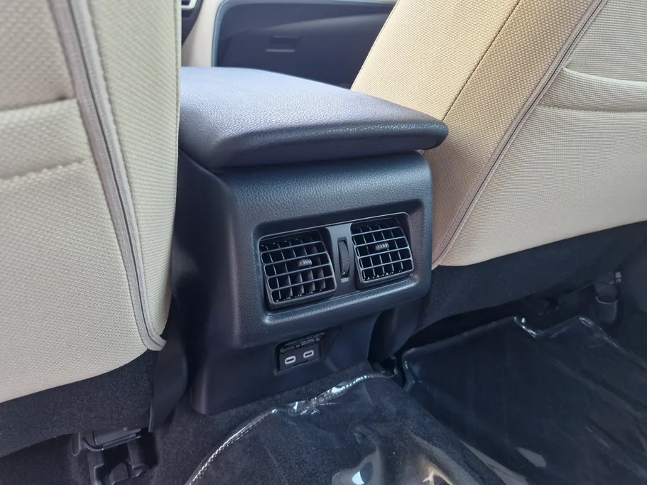 تويوتا كامري LE 2025 