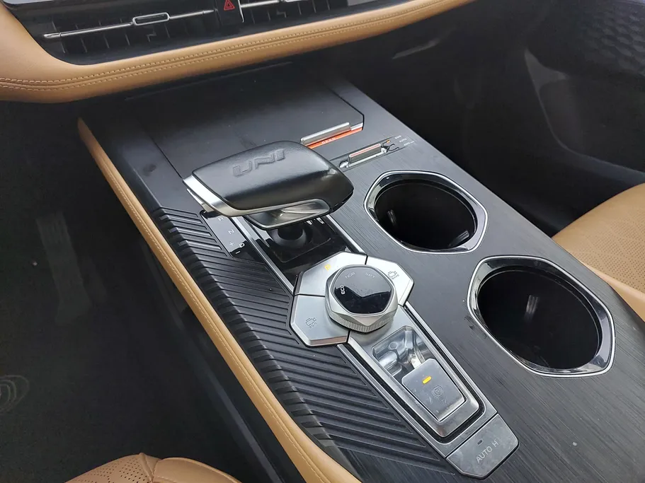 شانجان يوني كي Elite 2024 