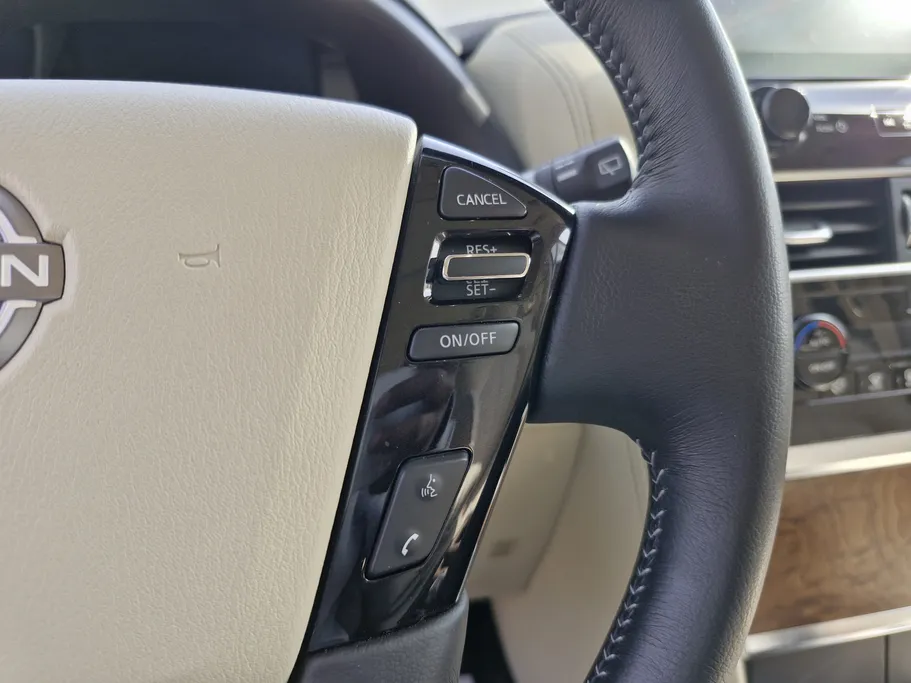 2023 Nissan Patrol SE 