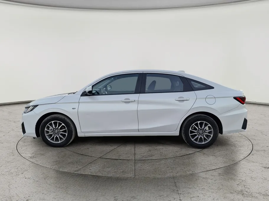 2023 Toyota Yaris  Y 