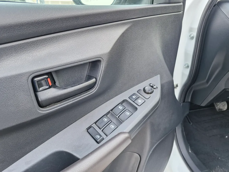 2023 Toyota Yaris  Y 