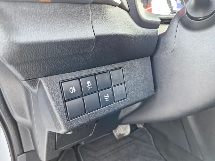 2023 Toyota Yaris  Y 