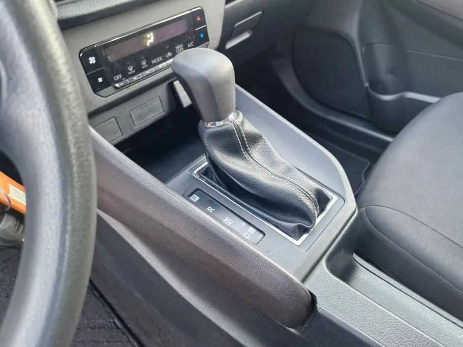 2023 Toyota Yaris  Y 