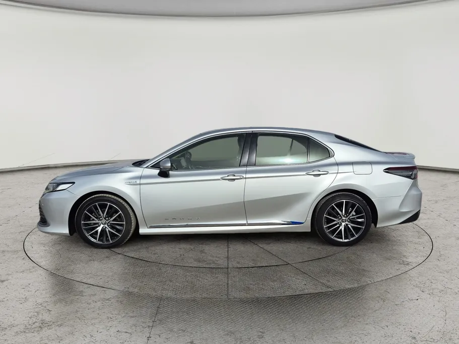 تويوتا كامري GLE HEV  2022 