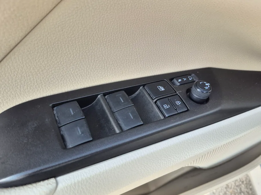 تويوتا كامري GLE HEV  2022 