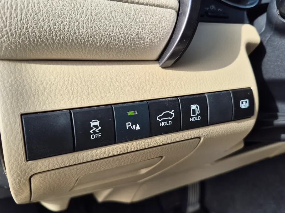 تويوتا كامري GLE HEV  2022 