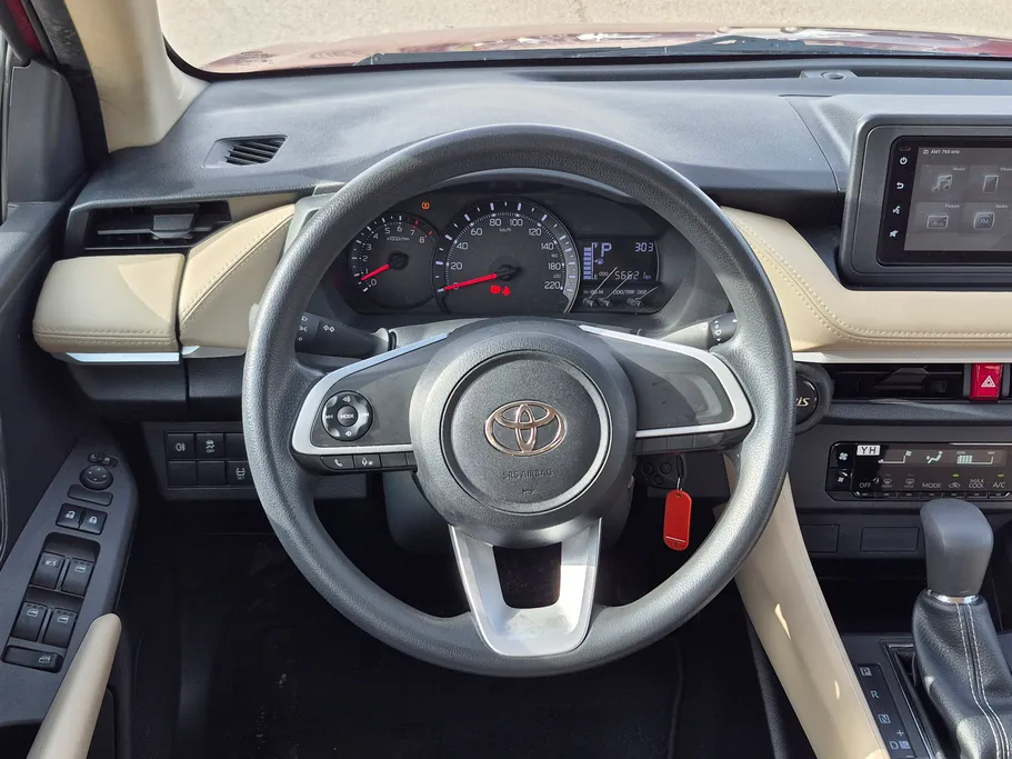 تويوتا يارس Y 2024 