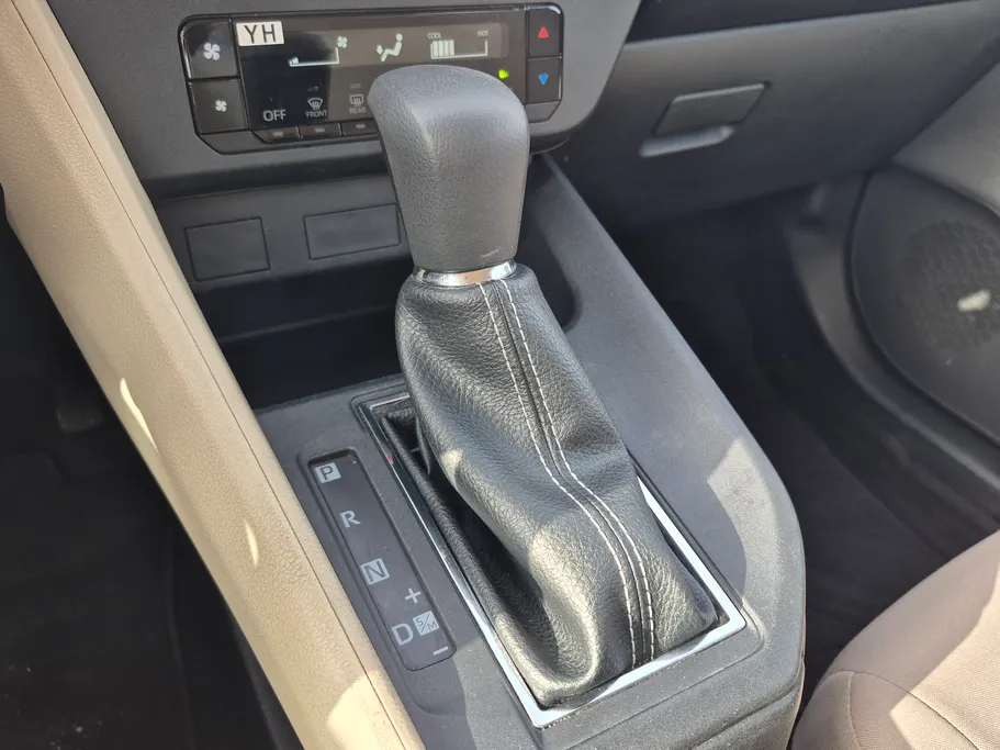 تويوتا يارس Y 2024 