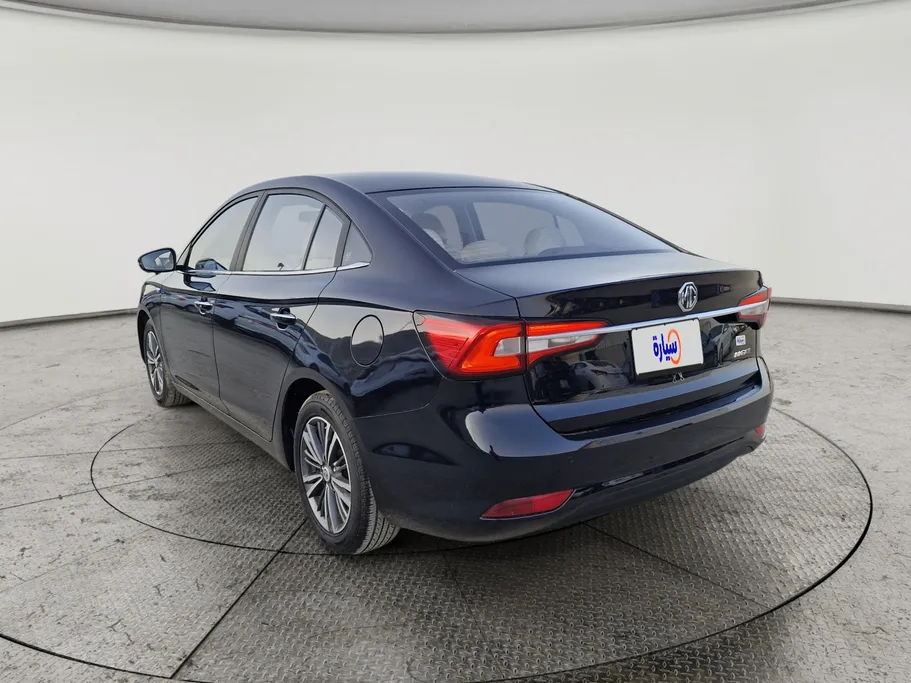 ام جي 5 LUX 2023 