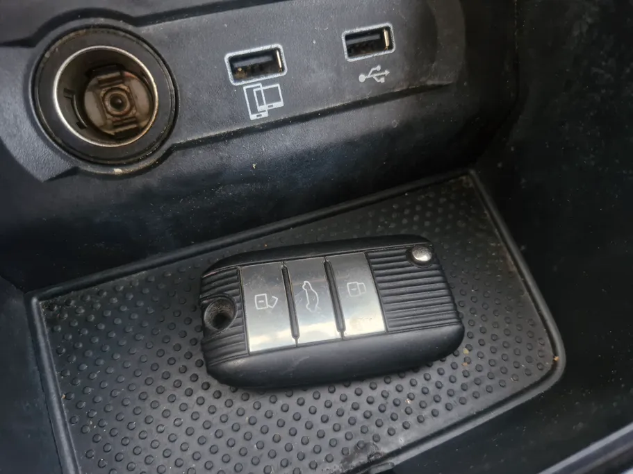 ام جي 5 LUX 2023 