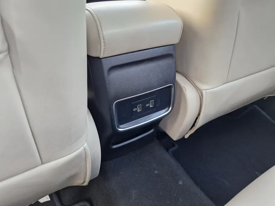 ام جي 5 LUX 2023 