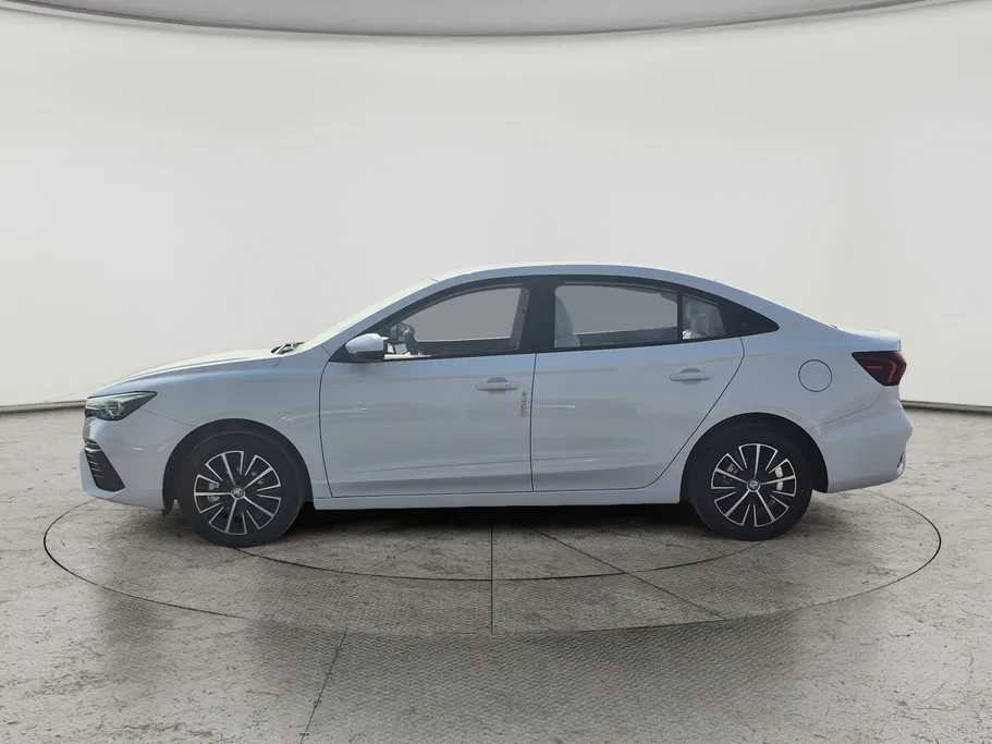 ام جي 5 ستاندر الشكل الجديد 2025 