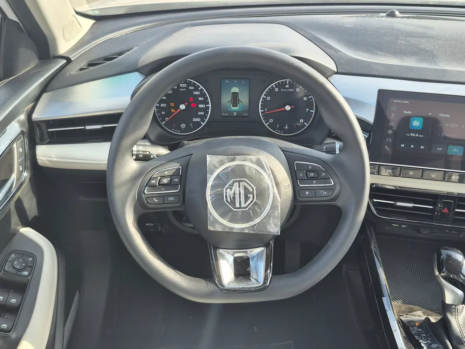 ام جي 5 ستاندر الشكل الجديد 2025 