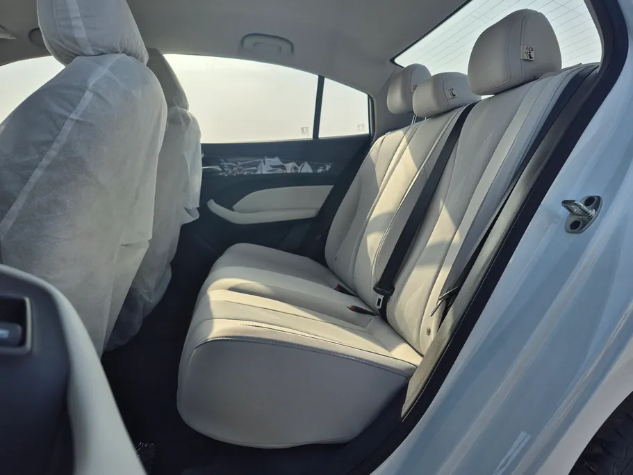 ام جي 5 ستاندر الشكل الجديد 2025 