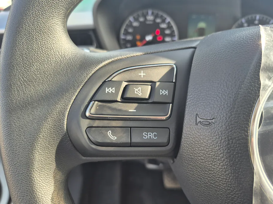 ام جي 5 ستاندر الشكل الجديد 2025 