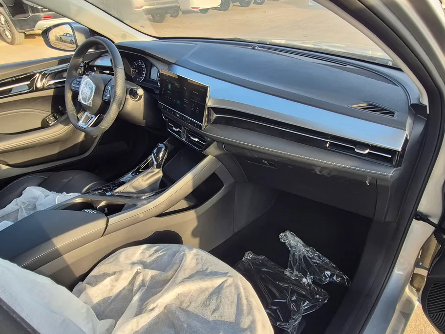 2025 MG 5 STD New Shape 