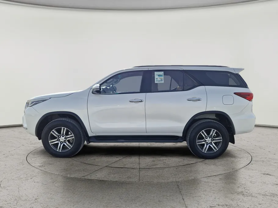 2023 Toyota Fortuner VX 