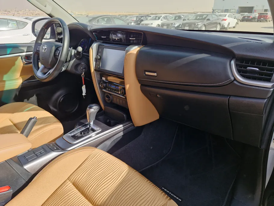 2023 Toyota Fortuner VX 