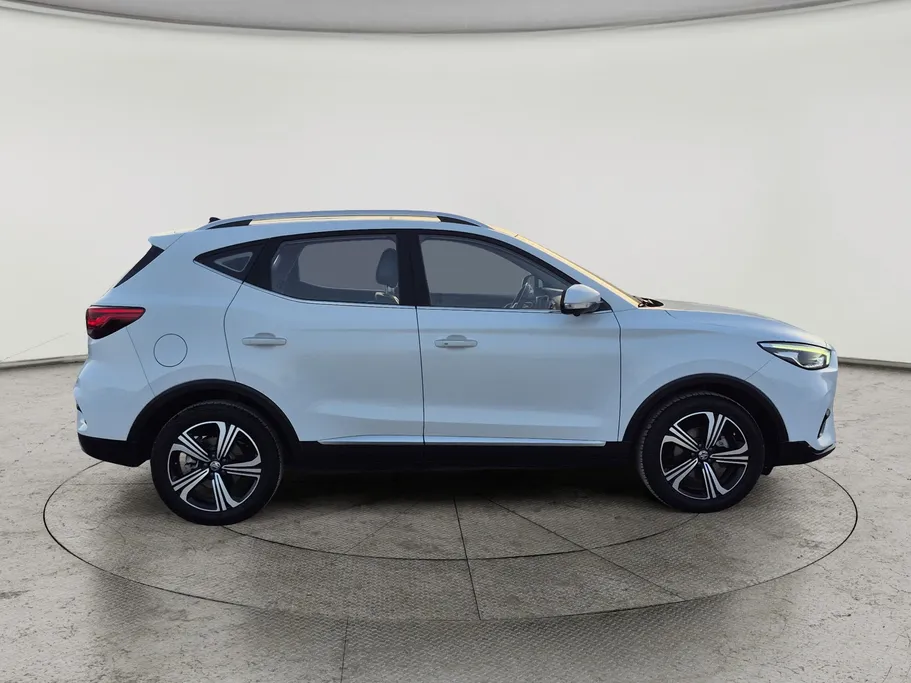 2023 MG ZS LUX 