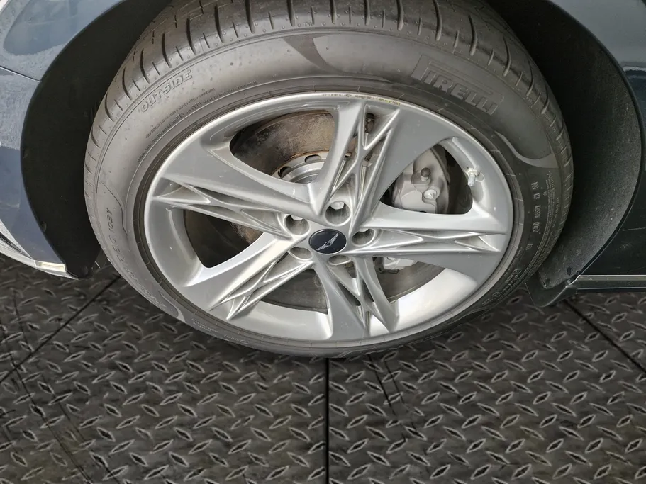 جينيسيس G90 Royal 2025 