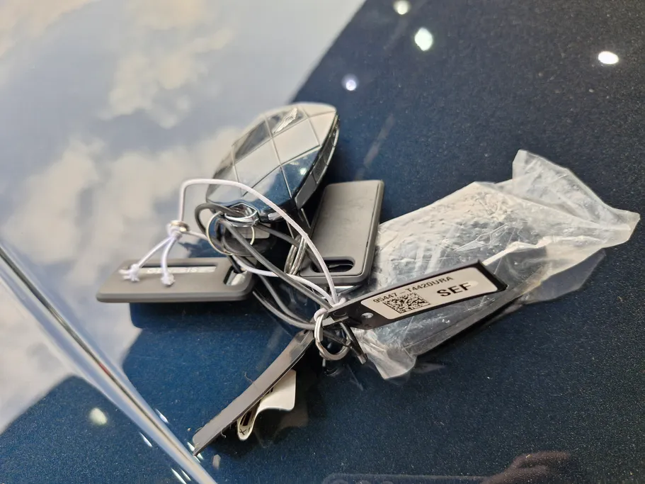 جينيسيس G90 Royal 2025 