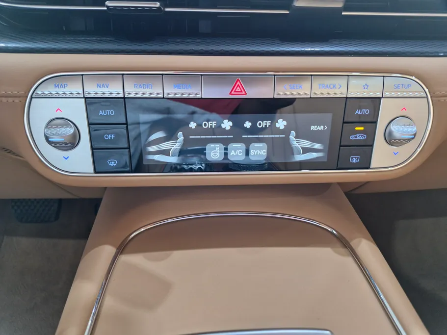 جينيسيس G90 Royal 2025 