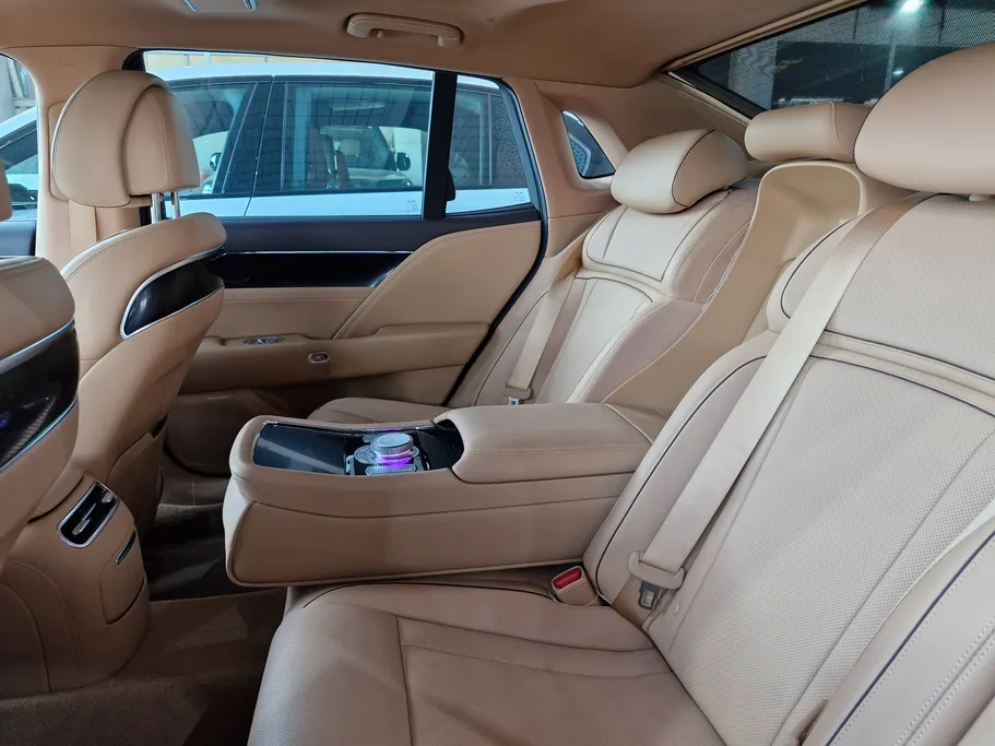 جينيسيس G90 Royal 2025 