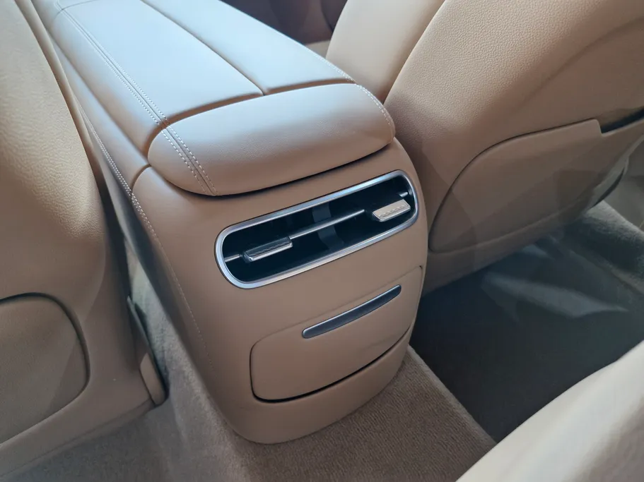 جينيسيس G90 Royal 2025 