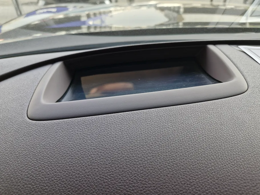 جينيسيس G90 Royal 2025 