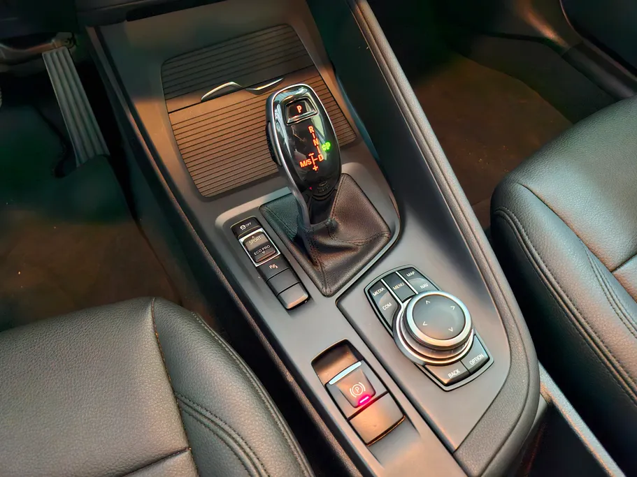 بي ام دبليو الفئة اكس 1 S Drive 20 i  2021 