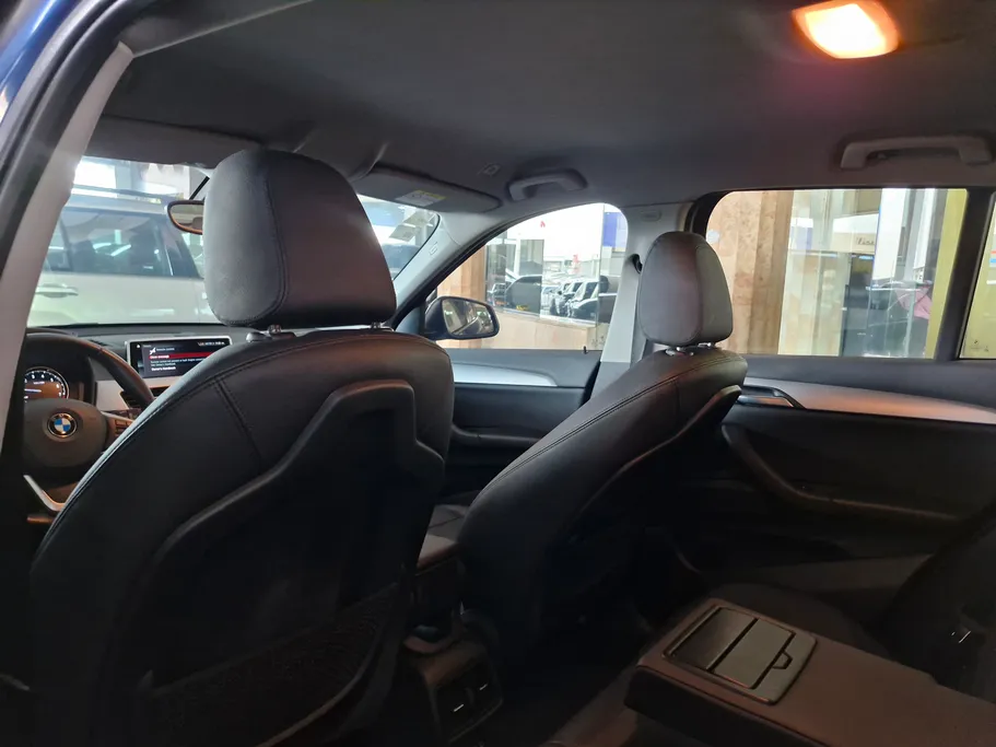 بي ام دبليو الفئة اكس 1 S Drive 20 i  2021 