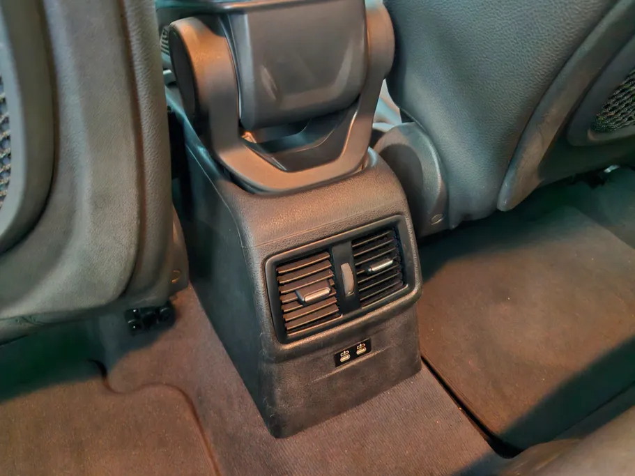 بي ام دبليو الفئة اكس 1 S Drive 20 i  2021 